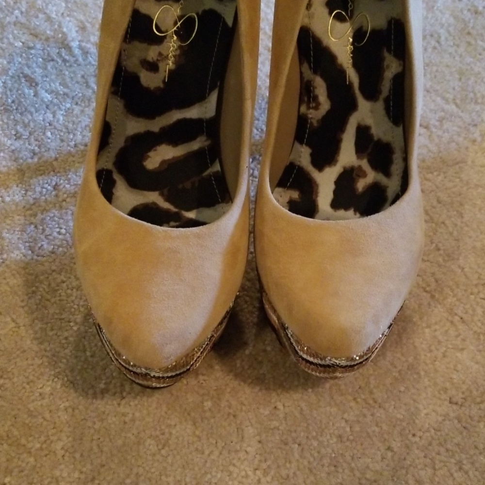 Heels - Picture 3 of 5